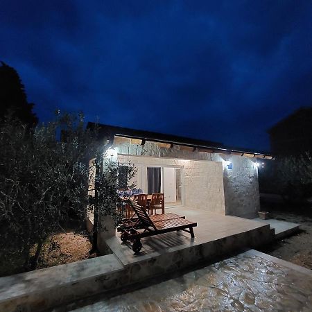 Apartmani Morovi Dvori Drage Buitenkant foto