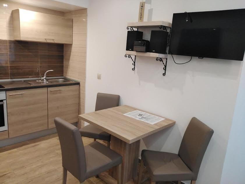 Apartmani Morovi Dvori Drage Buitenkant foto