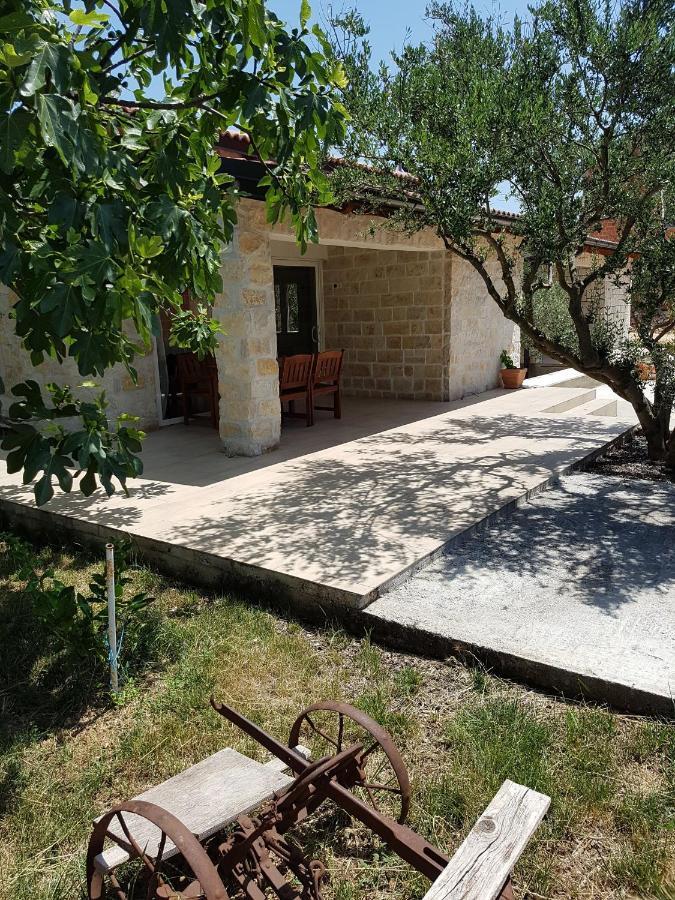 Apartmani Morovi Dvori Drage Buitenkant foto