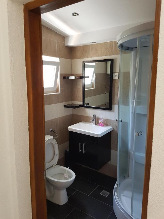 Apartmani Morovi Dvori Drage Buitenkant foto